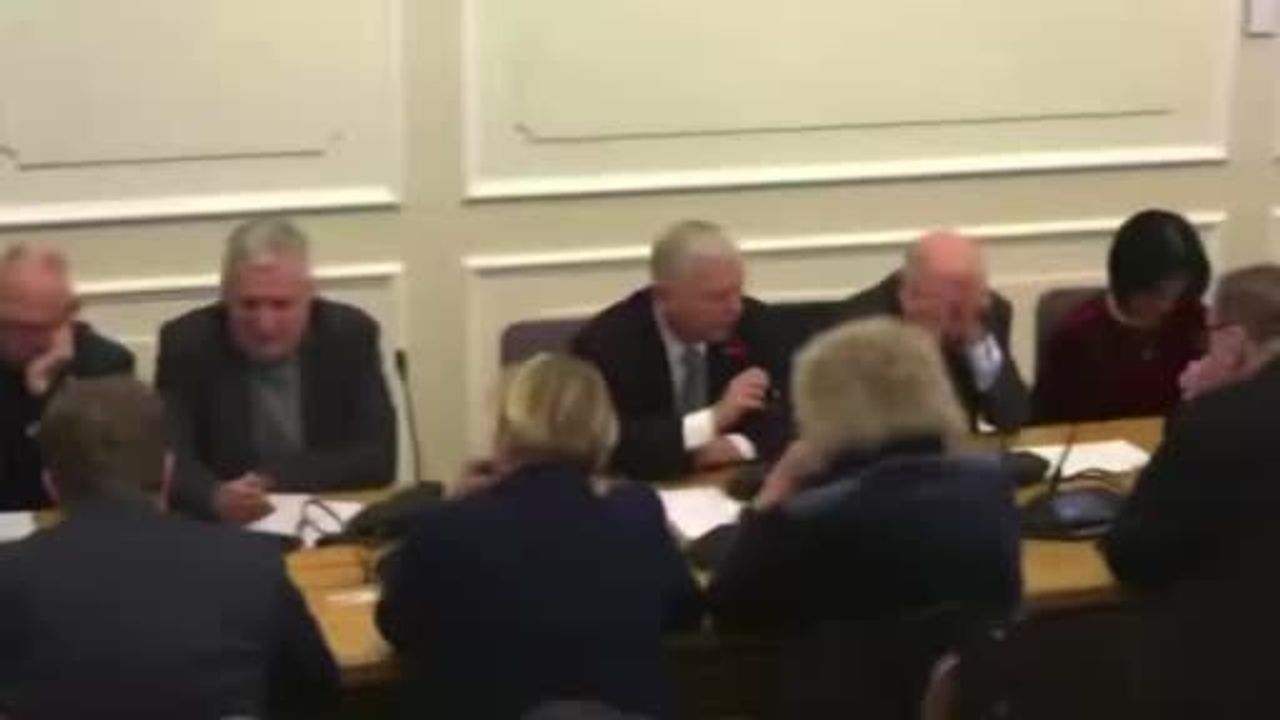 Polonya Parlamentosu'nda Hakaret Gerginliği