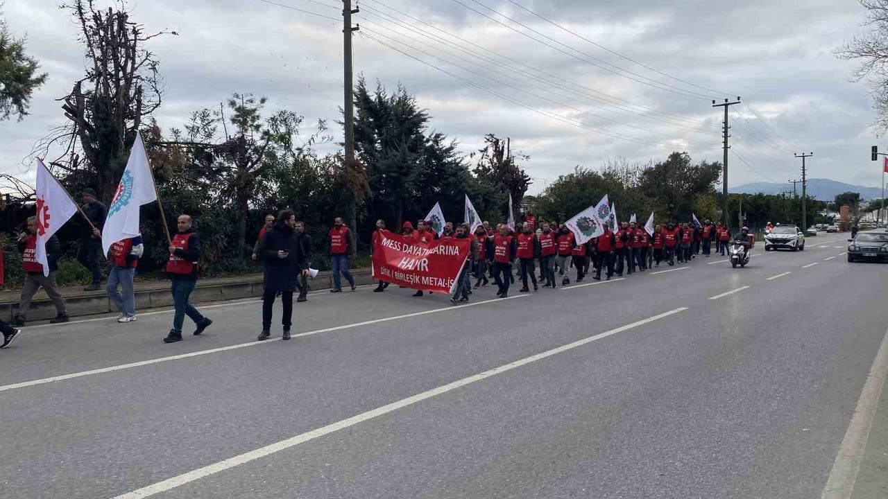 Prysmian İşçileri Sıcak Günlerde Yürüyüş Düzenledi