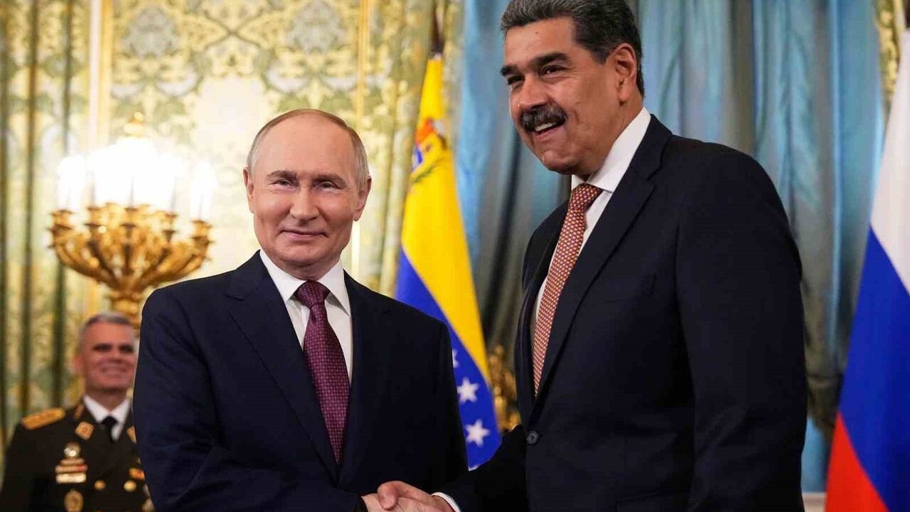 Putin, Maduro ile Stratejik İşbirliğini Görüştü
