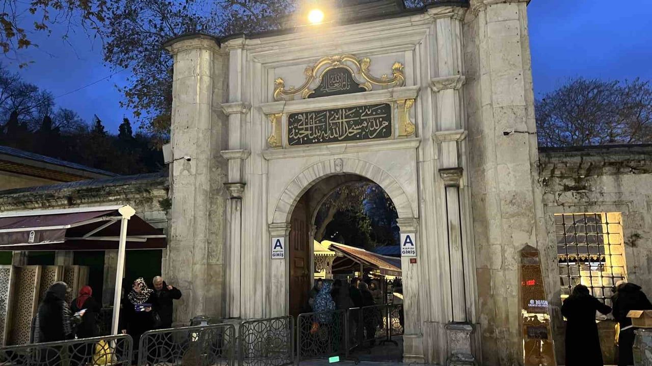 Regaip Kandili'nde Eyüpsultan Camii'nde Yoğunluk