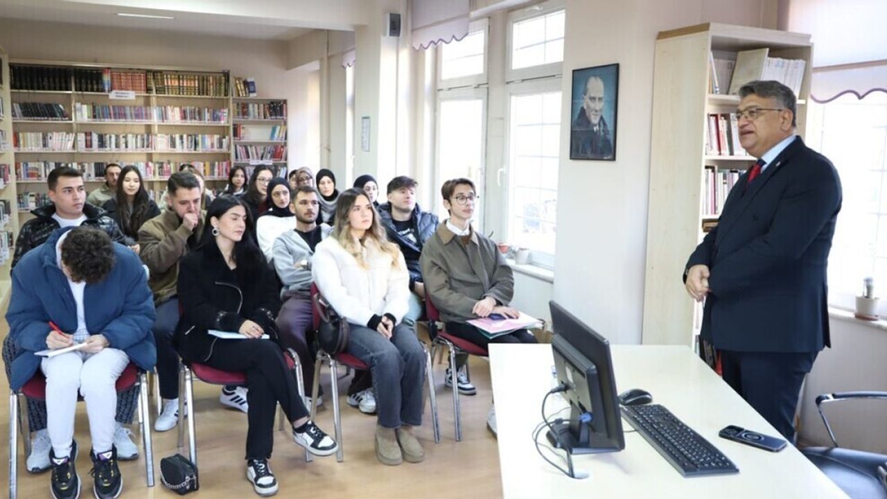 Rektör Kızıltoprak’tan Farklı Eğitim Yöntemi