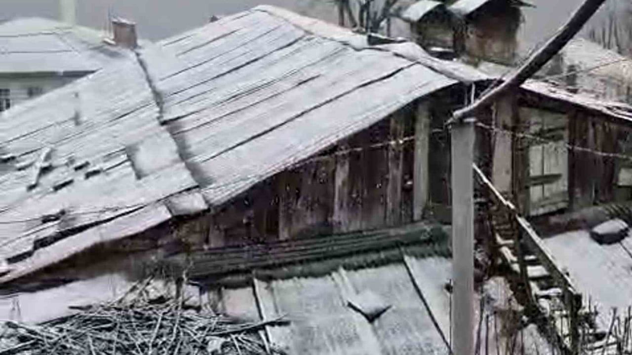 Rize'nin Yüksek Kesimlerinde Kar Yağışı Etkili Oldu