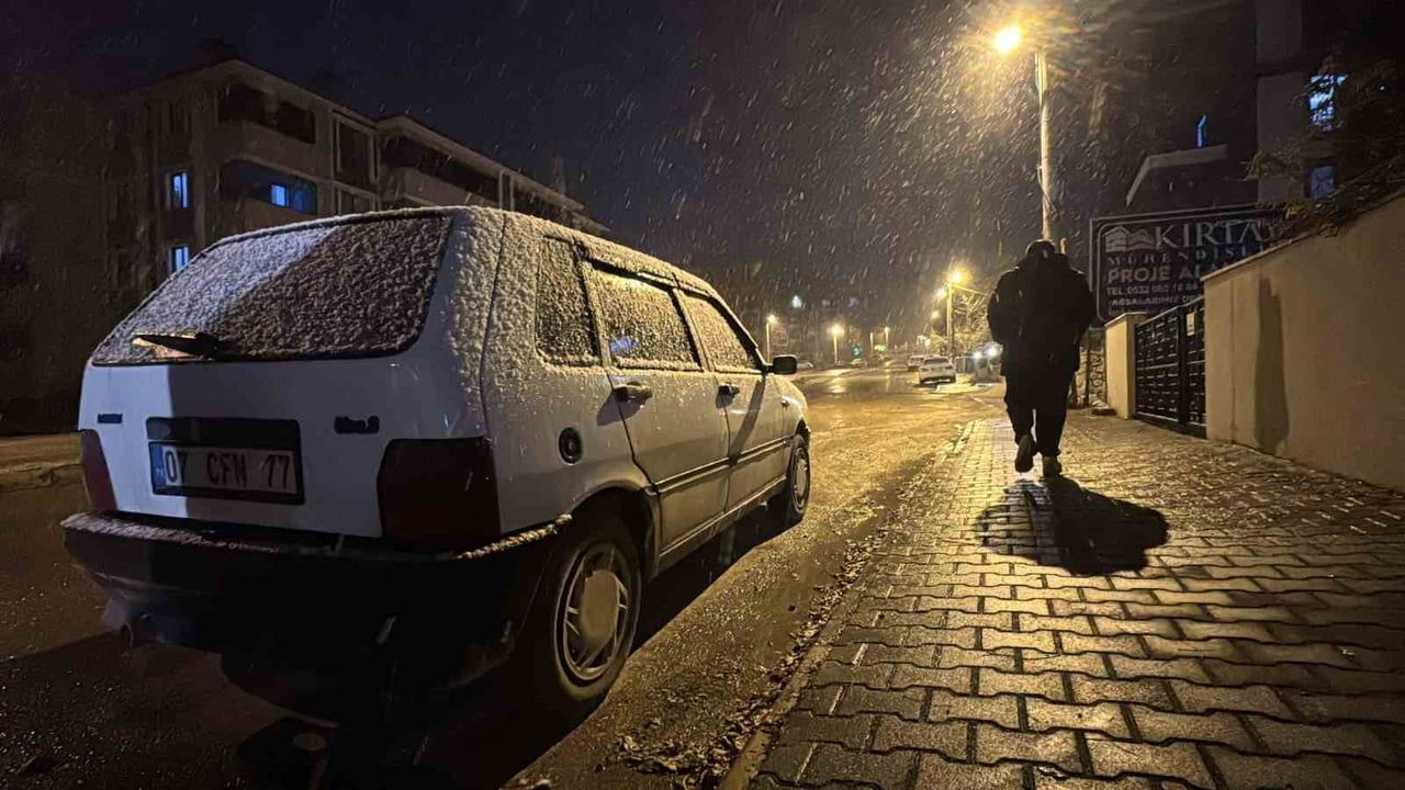 Safranbolu'da Kar Yağışı Başladı