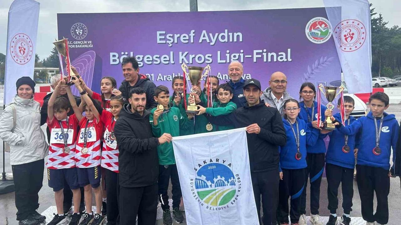 Sakarya Büyükşehir Belediyesi Atletizm Takımı Türkiye Şampiyonu Oldu