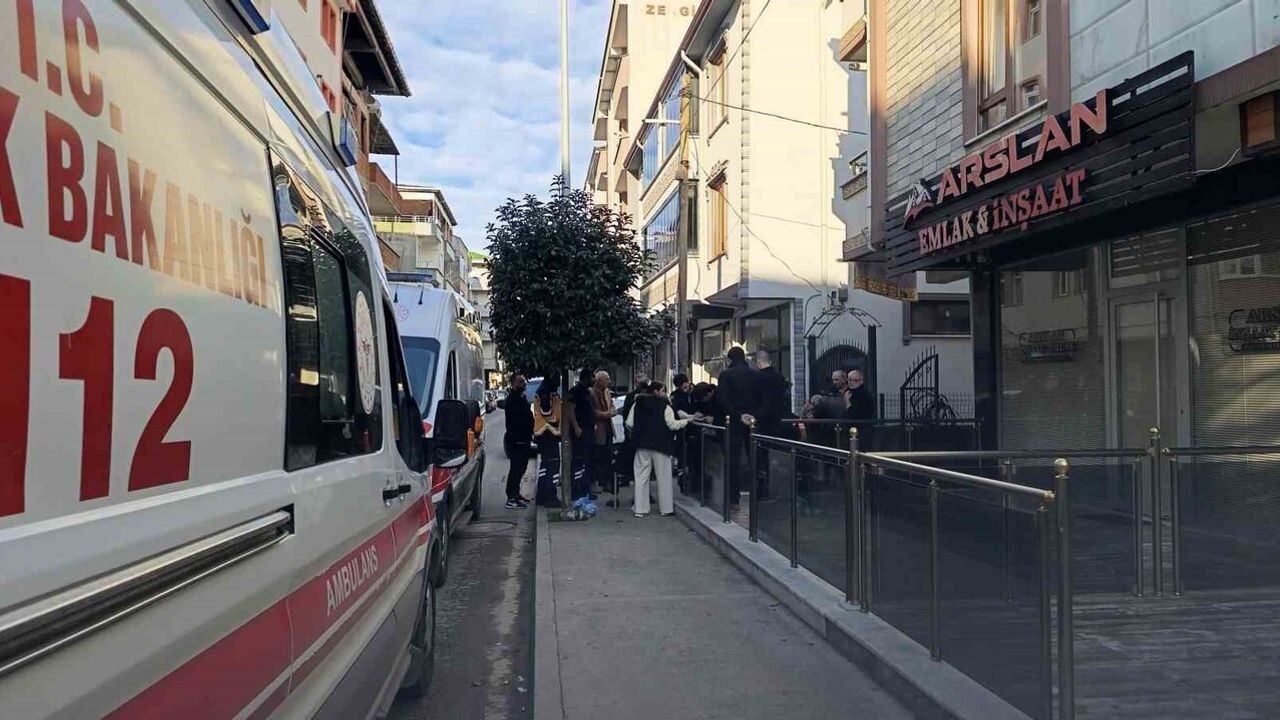 Sakarya'da Şüpheli Ölüm: 67 Yaşındaki Adam Evinde Bulundu