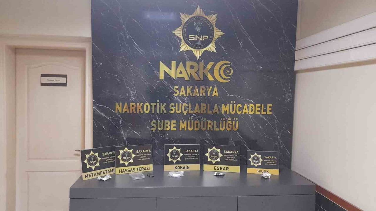 Sakarya'da Uyuşturucu Operasyonu: 8 Kişi Gözaltına Alındı