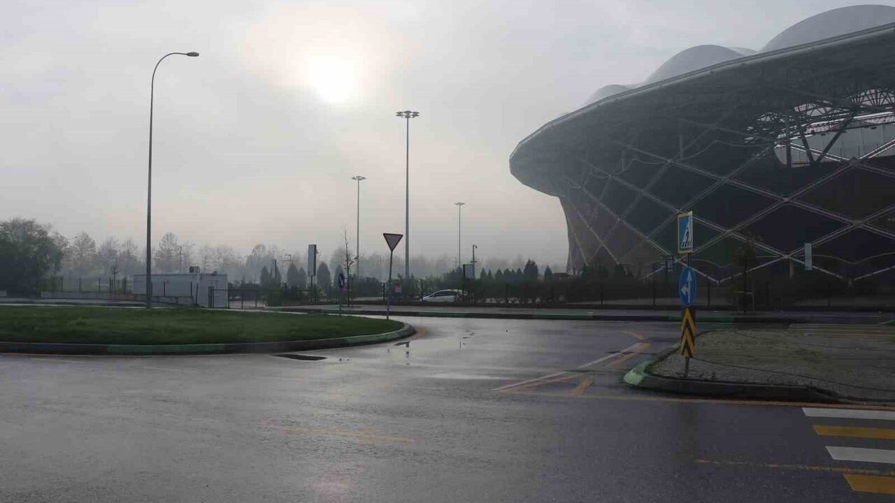 Sakarya'da Yoğun Sis Trafiği Olumsuz Etkiledi