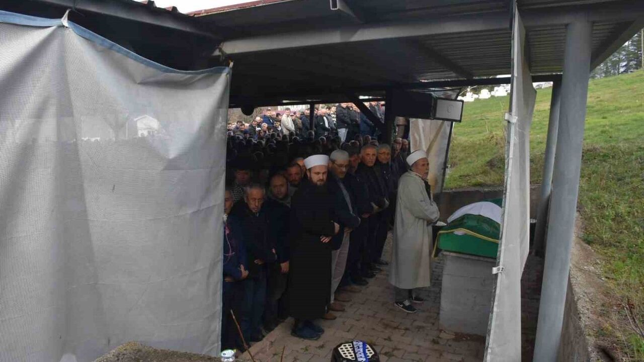 Sakarya'daki Kazada Hayatını Kaybeden Sürücü Defnedildi