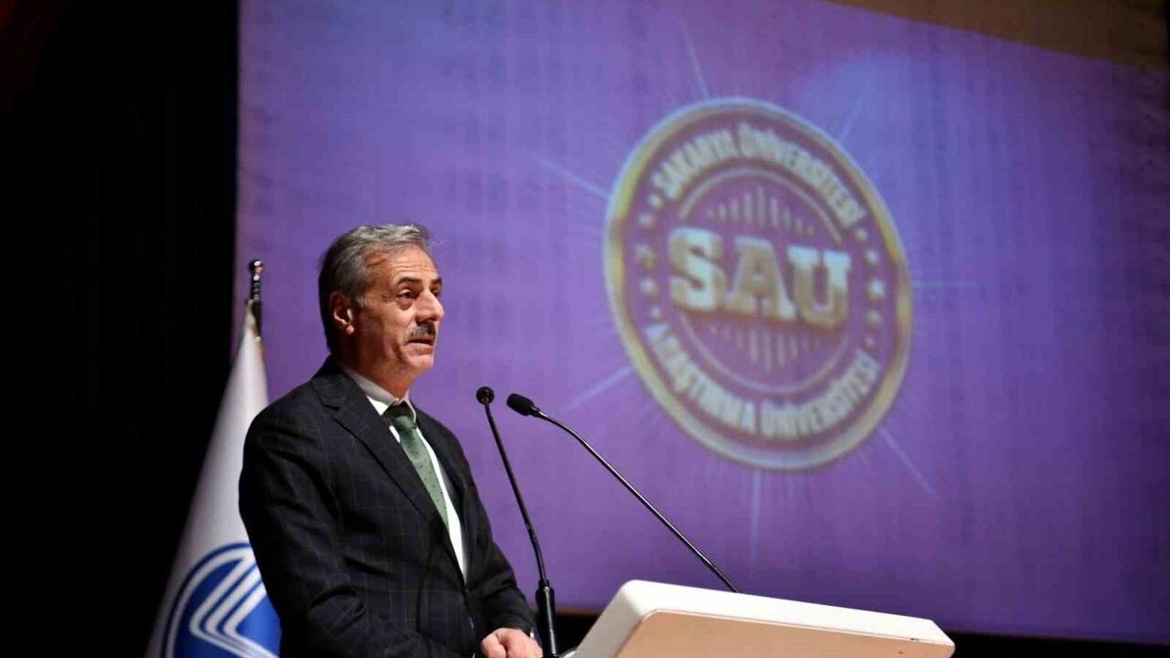 Sakarya Üniversitesi 'Araştırma Üniversitesi' Statüsünü Kutladı