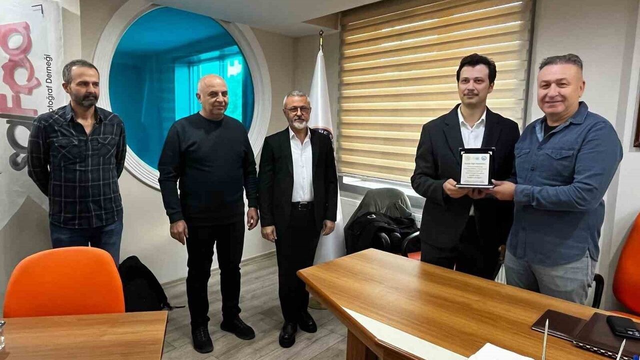 Salihli'de Öğrencilere Mobil Fotoğraf Eğitimi