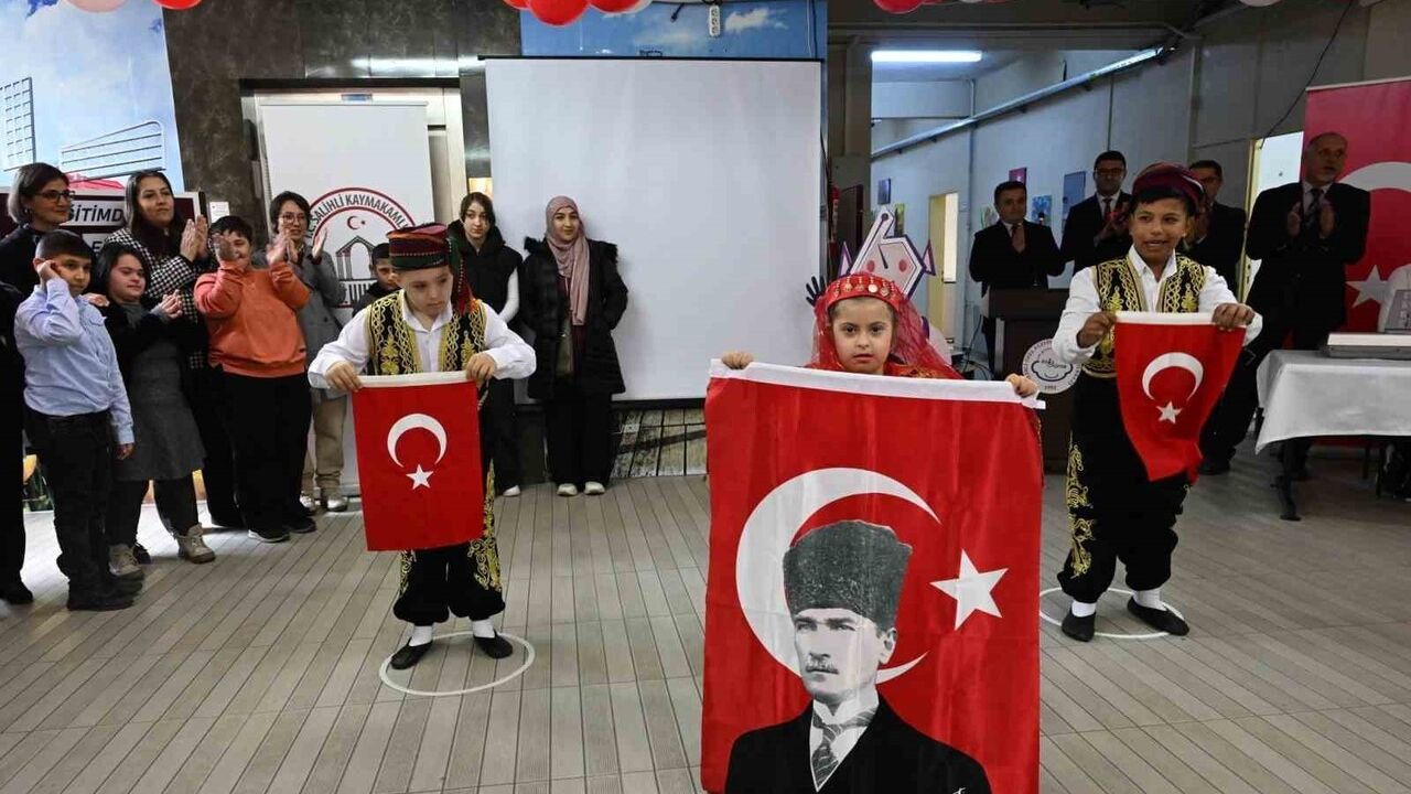 Salihli’de Yaşam Becerileri Atölyesi Açıldı