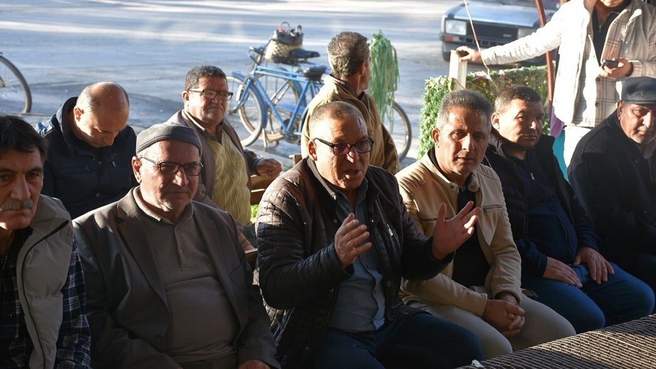 Salihli Kaymakamı Ali Güldoğan, Sarıpınar'da Vatandaşlarla Bir Araya Geldi