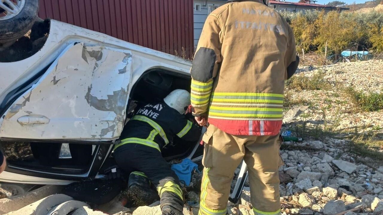 Samandağ'da Takla Atan Otomobilin Sürücüsü Yaralandı