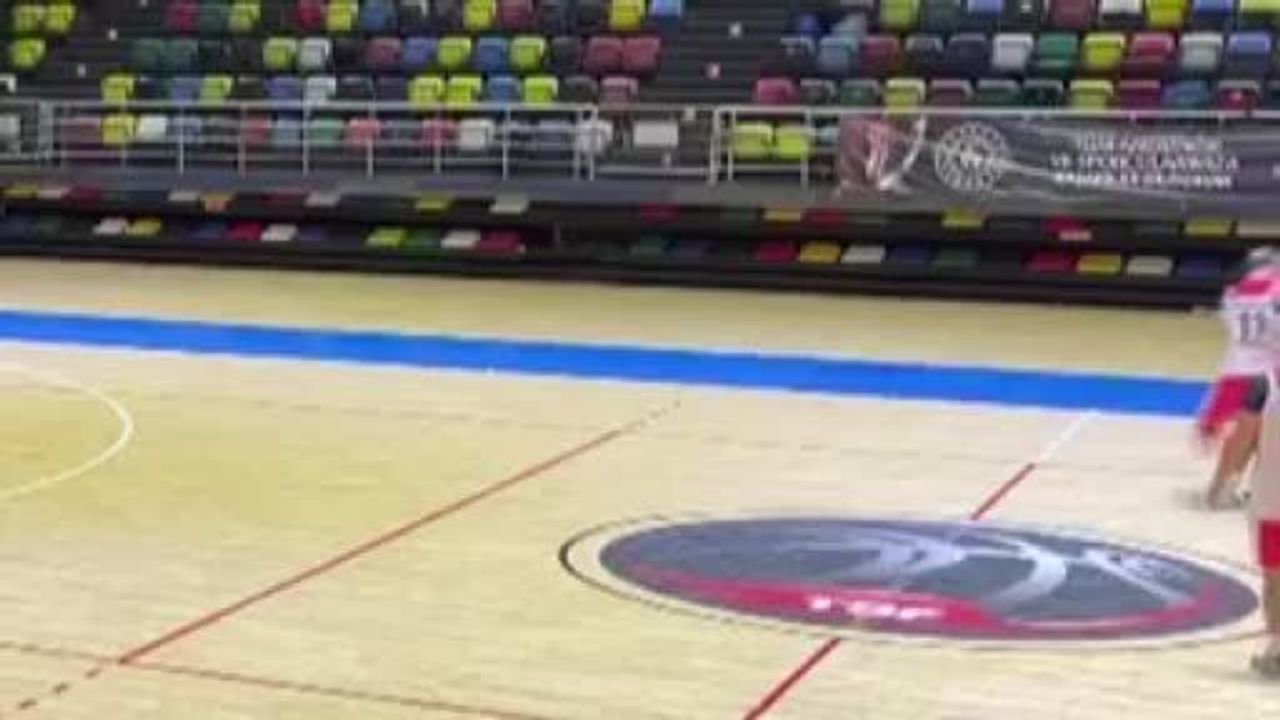 Samsun'da Basketbol Maçında Hakeme Saldırı