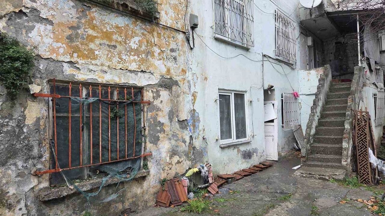 Samsun'da Çöp Eve Dönüşen Yaşlı Adamın Dramı