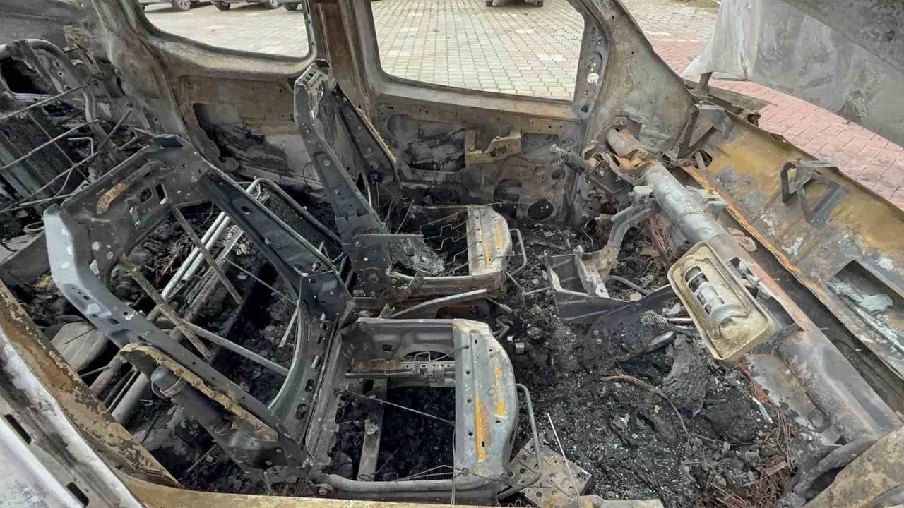 Samsun'da Park Halindeki Araç Alev Alev Yandı