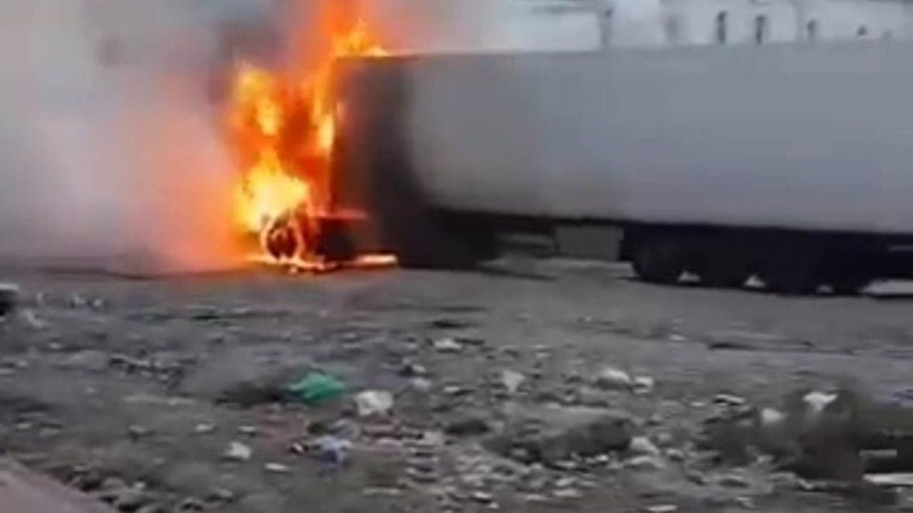 Şanlıurfa Birecik'te Tır Yangını Panik Yarattı