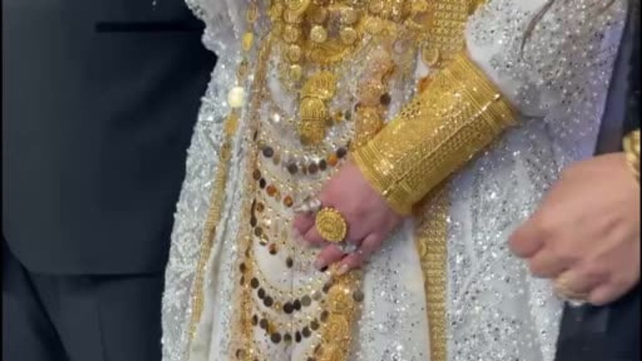 Şanlıurfa'da Aşiret Düğünü: Gelin Altınlarla Taçlandı