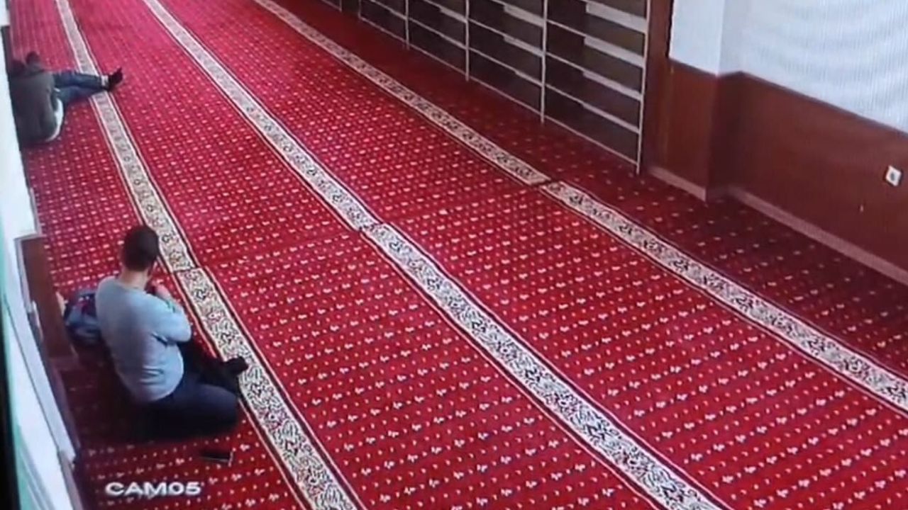Şanlıurfa'da Cami Hırsızlığı Güvenlik Kamerasında