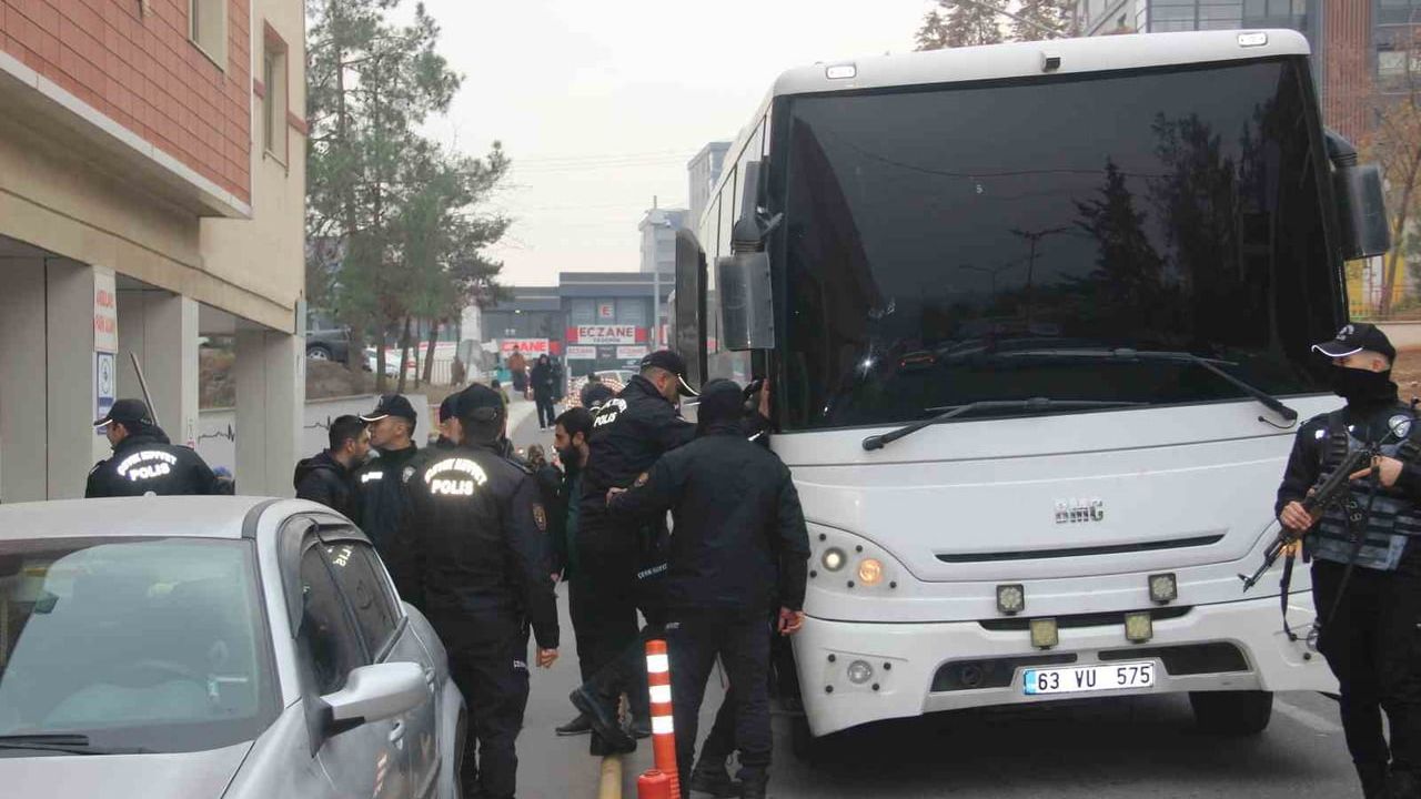 Şanlıurfa'da Rüşvet ve Yolsuzluk Operasyonu: 11 Tutuklama Gerçekleşti