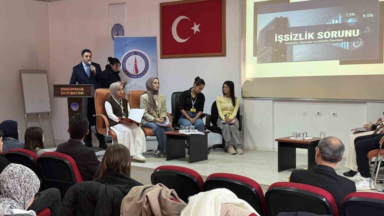 Şaphane MYO'da Sosyo-Ekonomik Analiz Çalıştayı Yapıldı