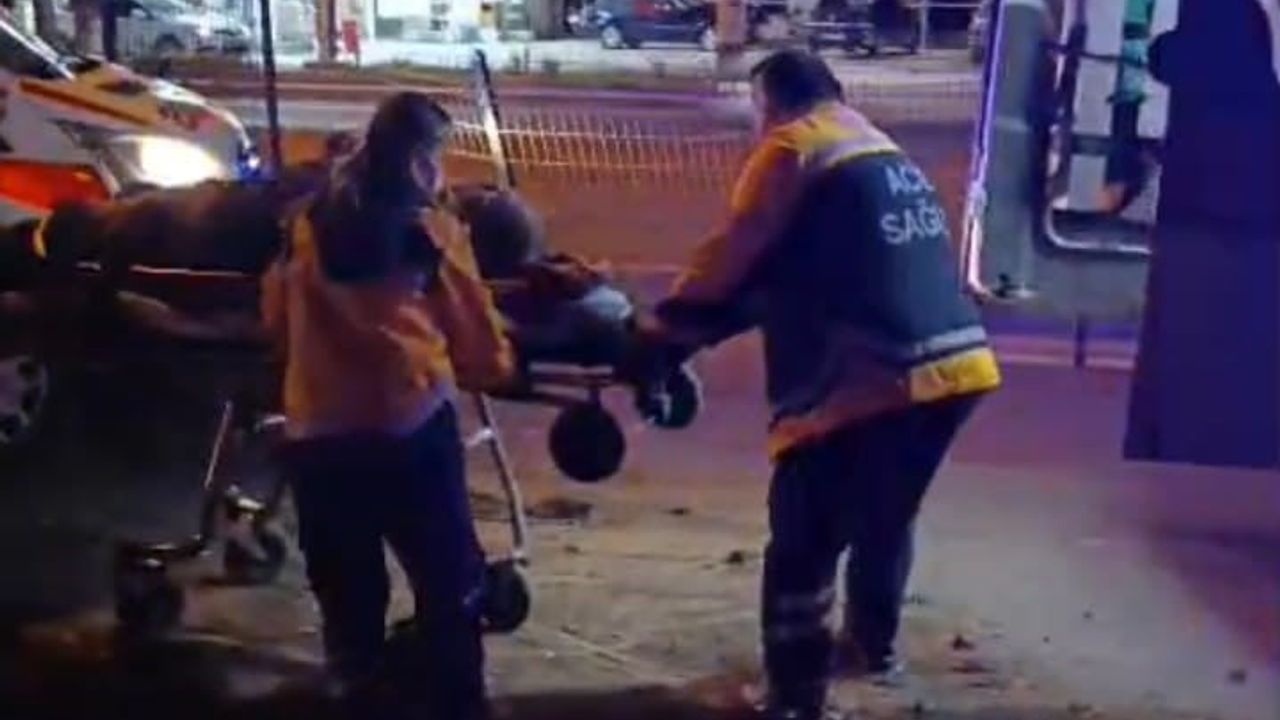 Sarayköy'de Kırmızı Işık İhlali Sonrası Kaza: 5 Yaralı