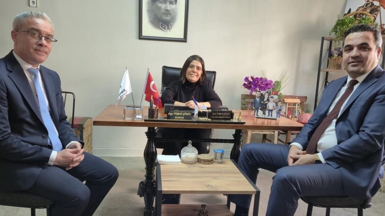 Sarıgöl Kaymakamı Halil Dalak'tan Kadın Muhtara Destek Ziyareti