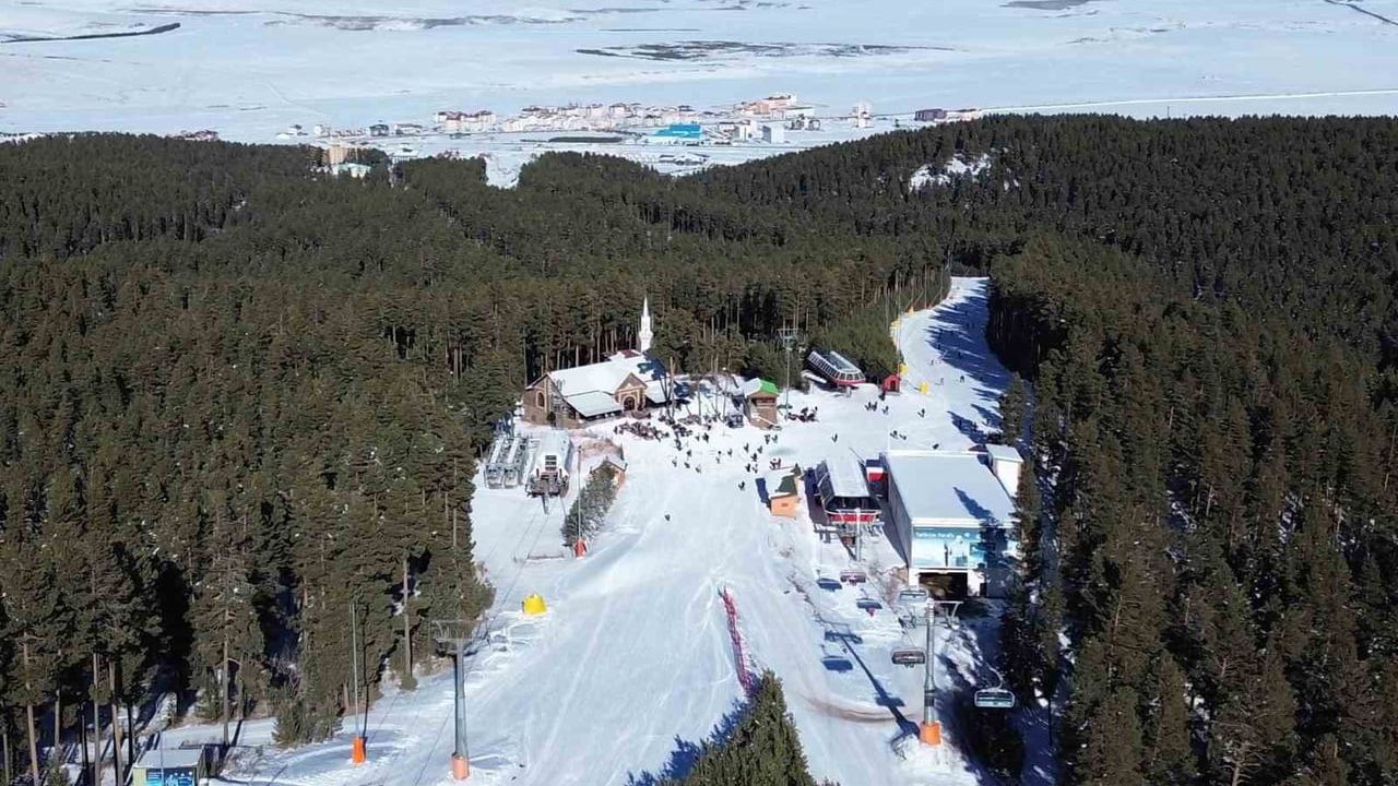 Sarıkamış Kayak Merkezi'nde Kış Sezonu Coşkusu