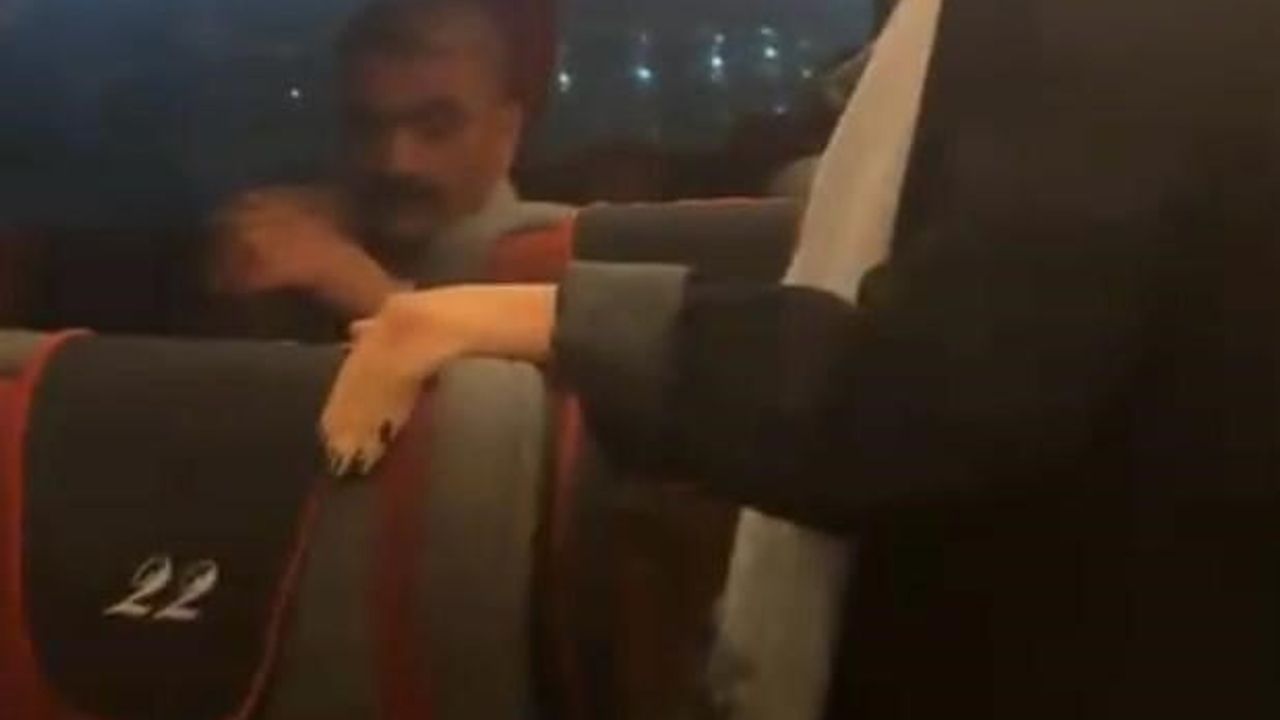 Şehirlerarası Yolcu Otobüsündeki Arıza Yolcuları Bunalttı