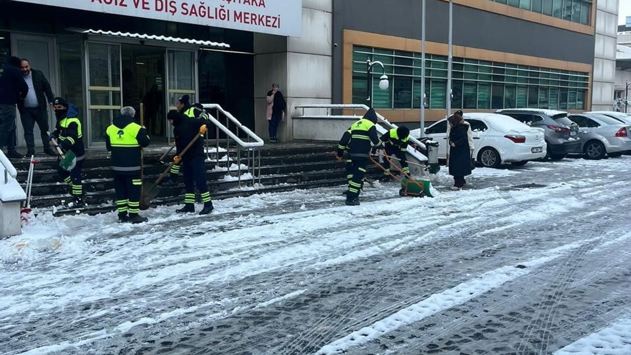 Şehitkamil'de Karla Mücadele: Anında Sahada Çalışmalar