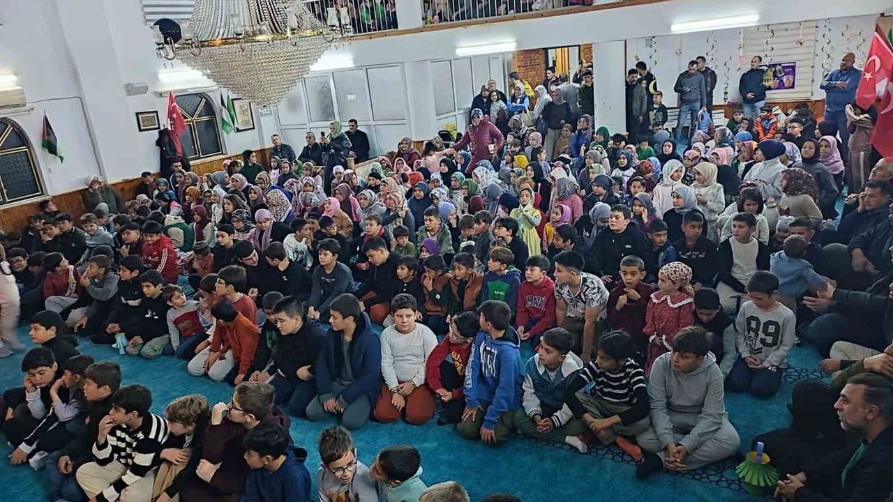 Seydikemer Gürpınar Camii'nde Cami-Çocuk Buluşması Düzenlendi