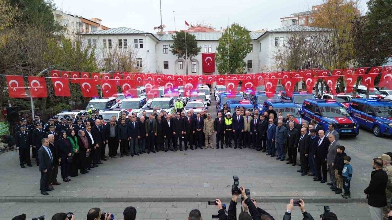 Siirt’te 68 Yeni Araç Kolluk Güçlerine Teslim Edildi