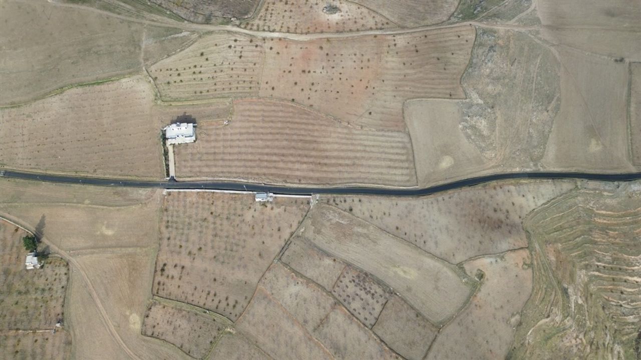 Siirt'te Asfalt Yolu Rekoru: Vali Kızılkaya'nın Başarısı