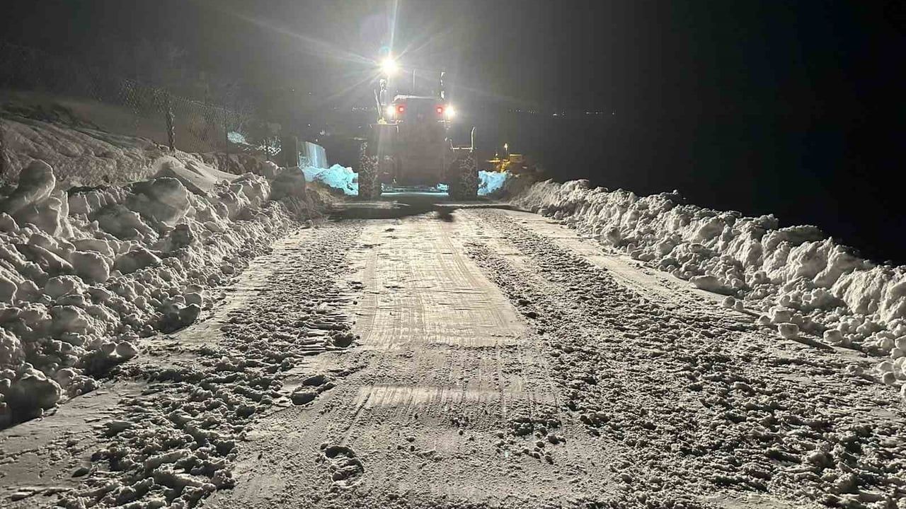 Siirt’te Kapanan 278 Köy Yolu Yeniden Ulaşıma Açıldı