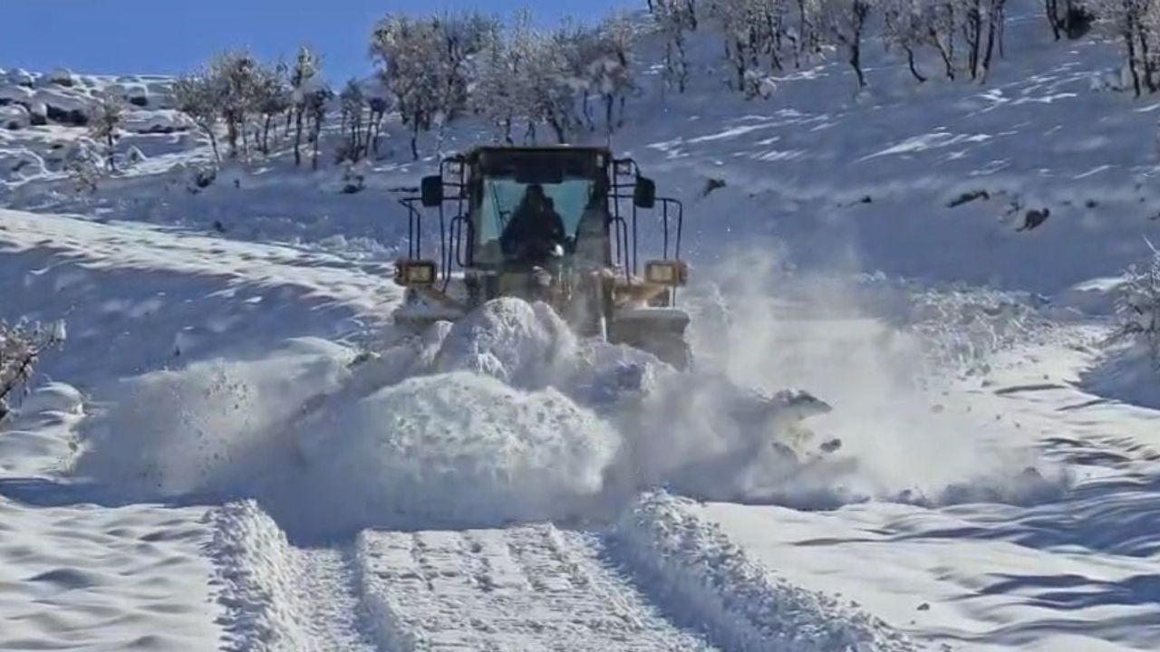Siirt'te Kapanan Köy Yolları Yeniden Ulaşıma Açıldı
