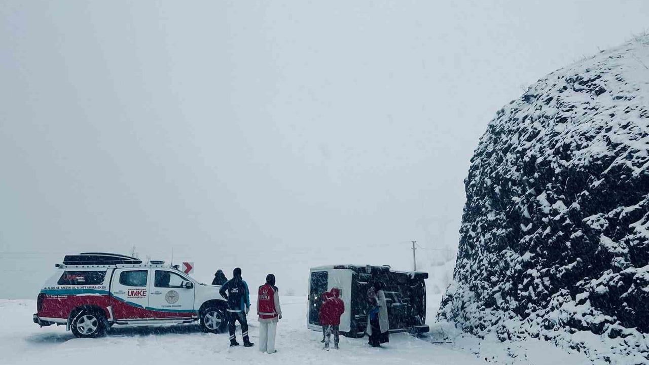 Siirt'te Minibüs Kazası: 6 Yaralı