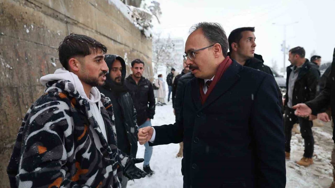 Siirt Valisi Kızılkaya Kar Yağışıyla Mücadele Çalışmalarını İnceledi