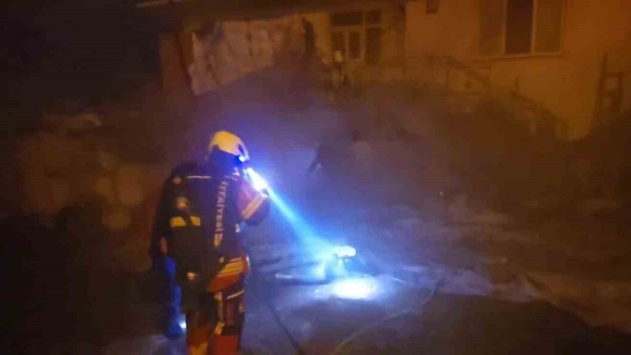 Sındırgı'da Hayvan Barınağında Yangın Paniğe Neden Oldu