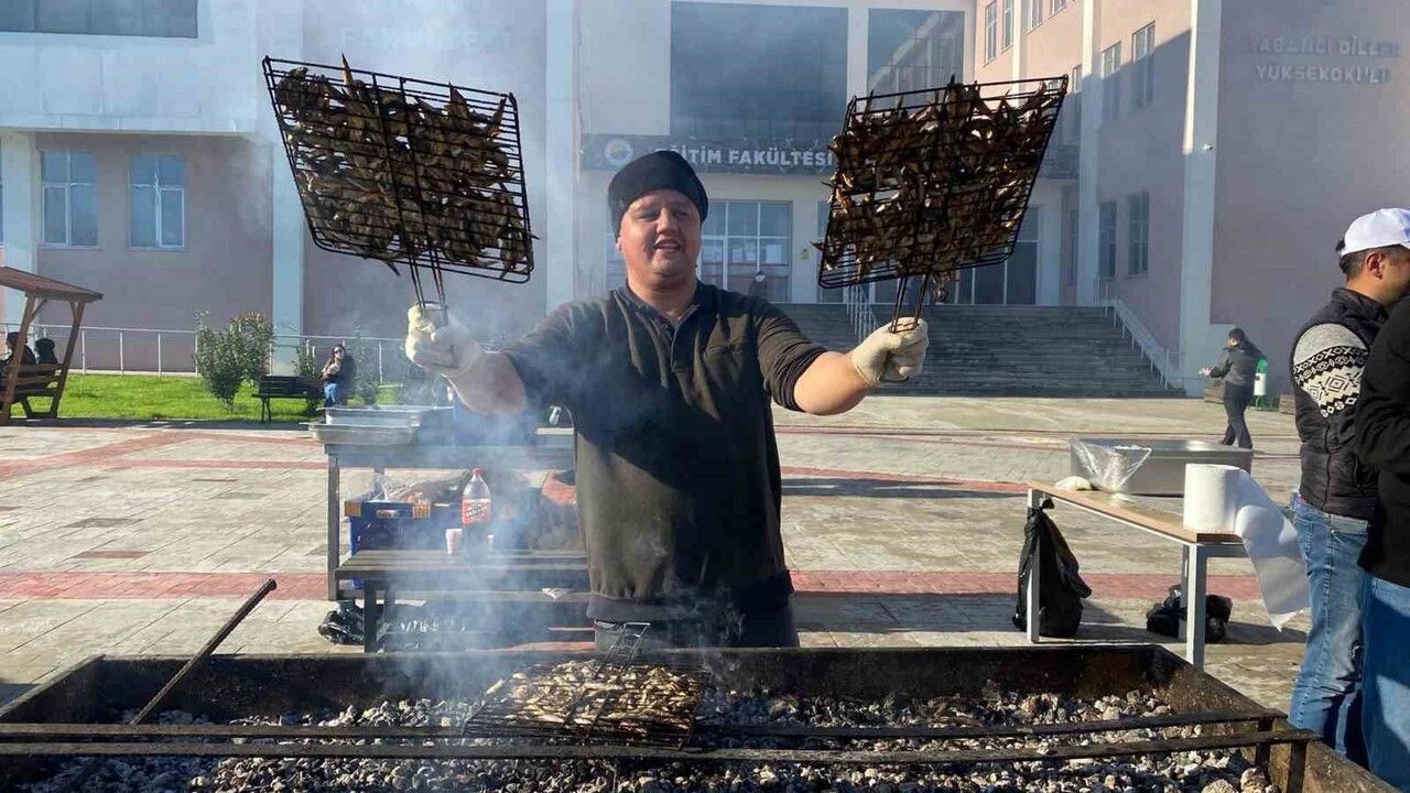 Sinop’ta 10. Hamsi Şenliği Coşkuyla Gerçekleşti