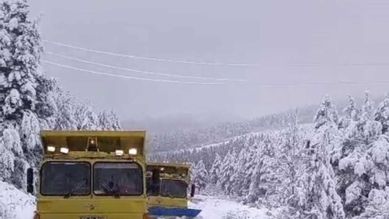 Sinop'ta Kar Yağışı ve Yol Açma Çalışmaları