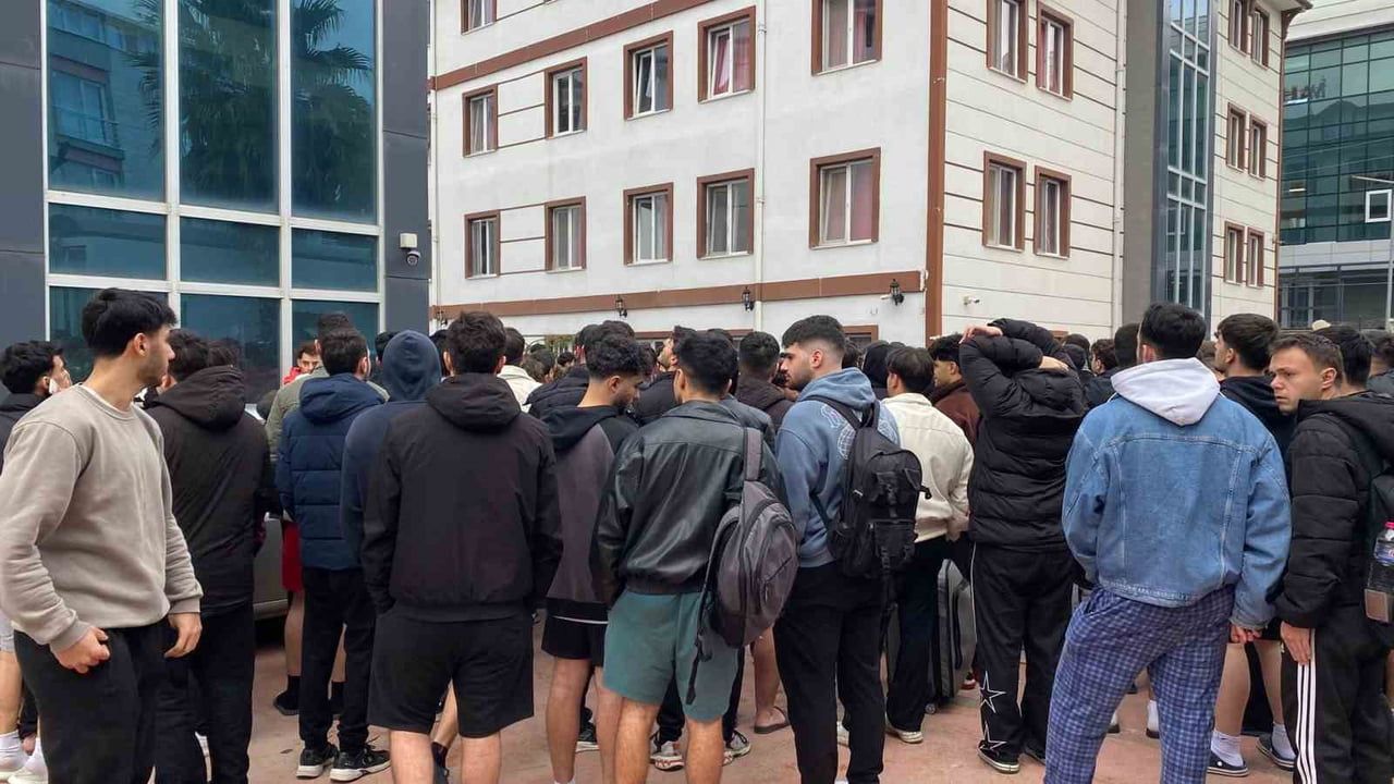Sinop'taki Öğrenci Yurdunda Yangın Alarmı Panik Yarattı