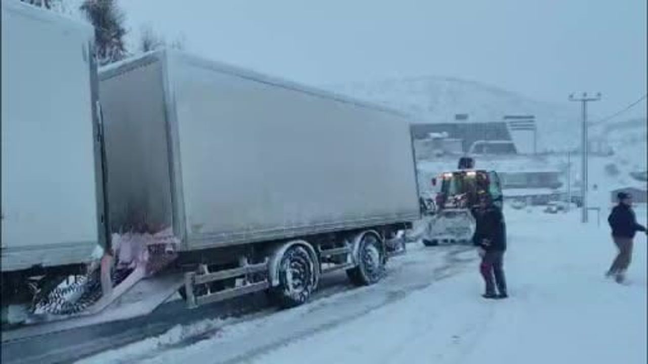 Şırnak'ta Kar Yağışı Mağdurlarını Kurtaran Belediyenin Hızlı Müdahalesi