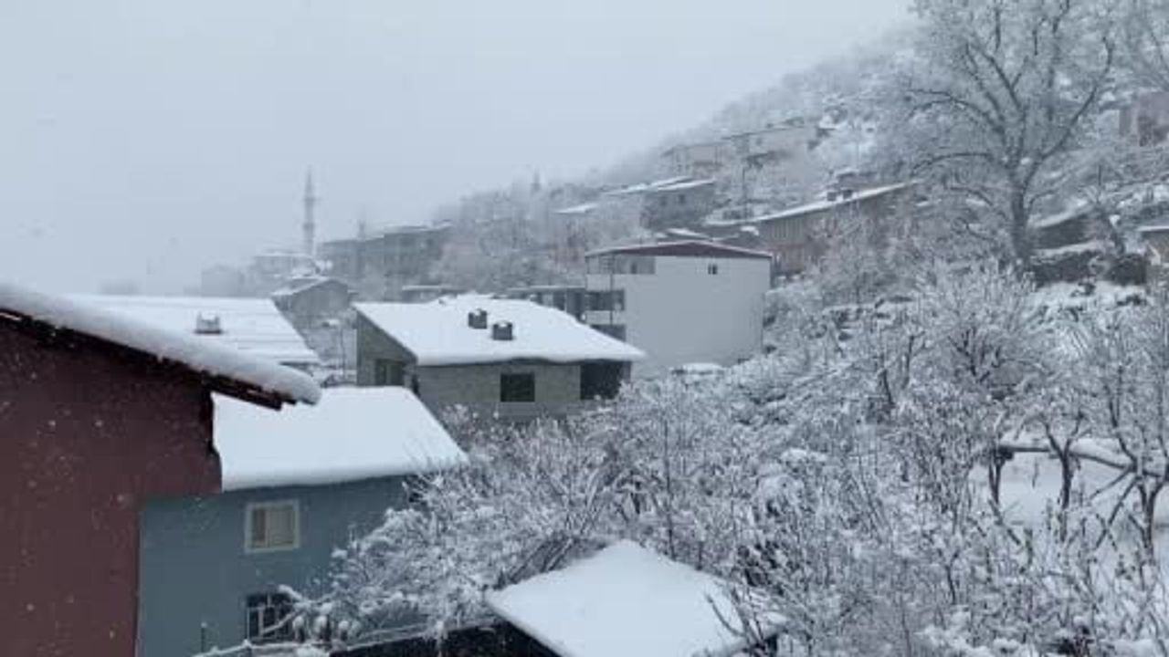 Şırnak’ta Kar Yağışı: Yüksek Kesimlerde 1 Metreyi Geçti