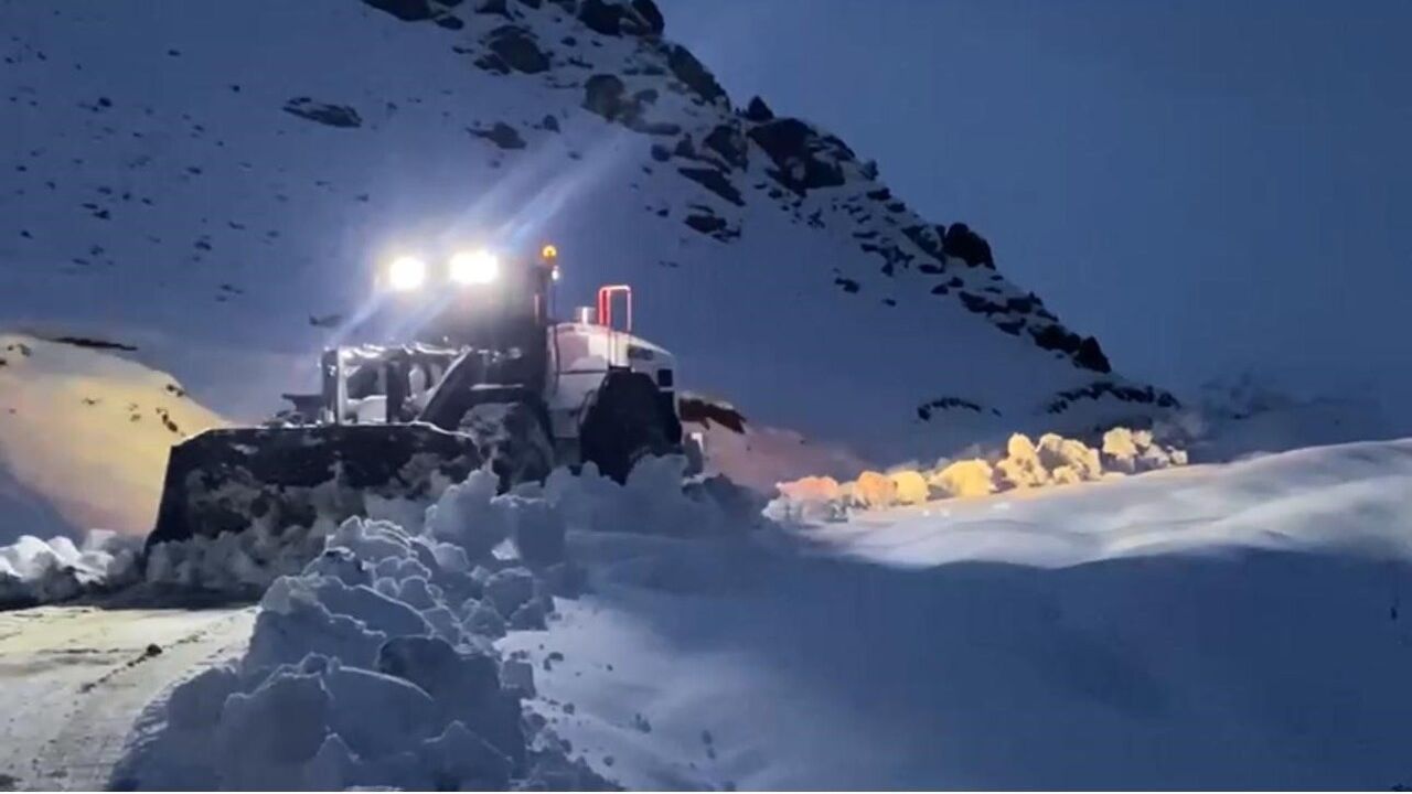 Şırnak’ta Karla Mücadele Devam Ediyor