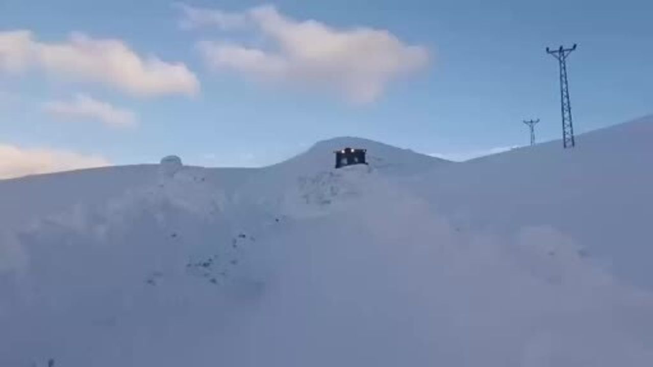 Şırnak'ta Karla Mücadele Ekipleri Eksi 20 Derecede Görevde