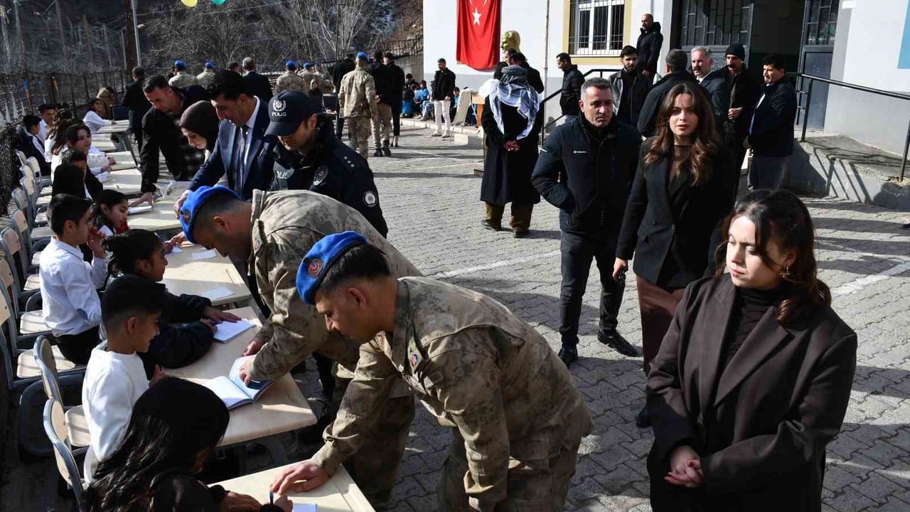 Şırnaklı Öğrencilerden Kitap Yazım Etkinliği