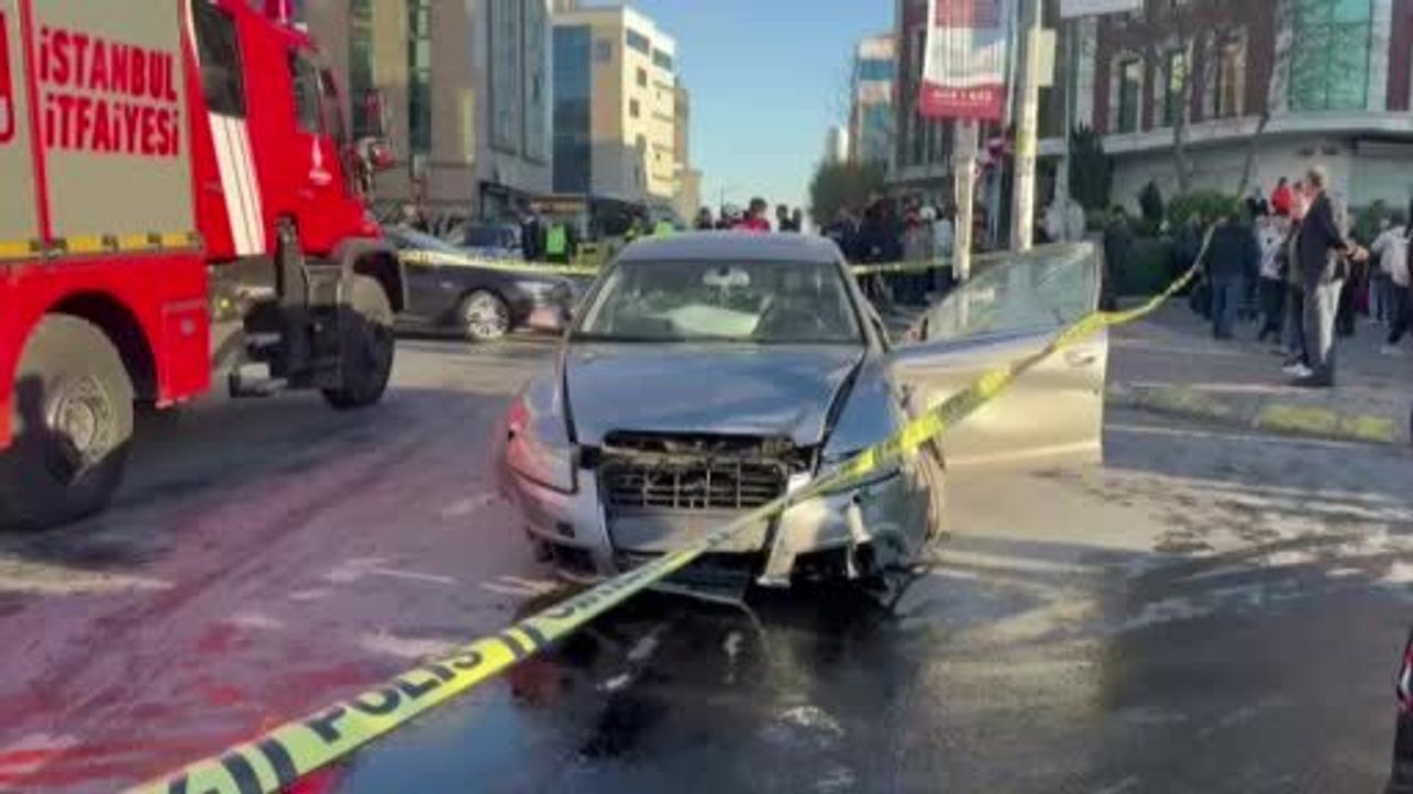 Şişli'de Araç Kaldırıma Dalma Kazası