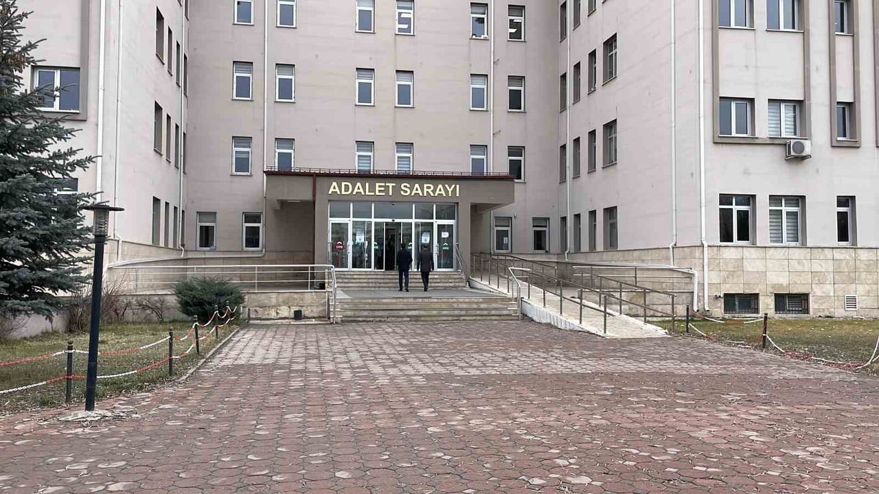Sivas'ta Cinayet Zanlısı Adliyeye Sevk Edildi