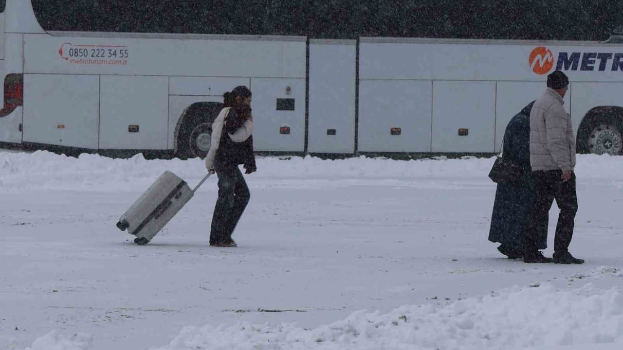 Sivas'ta Kar Yağışı Hayatı Olumsuz Etkiledi