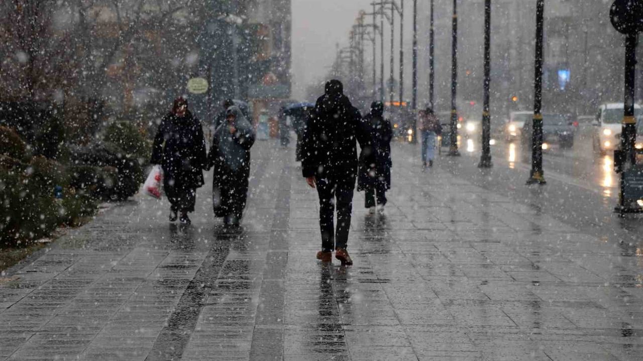 Sivas'ta Kartpostallık Kar Manzaraları